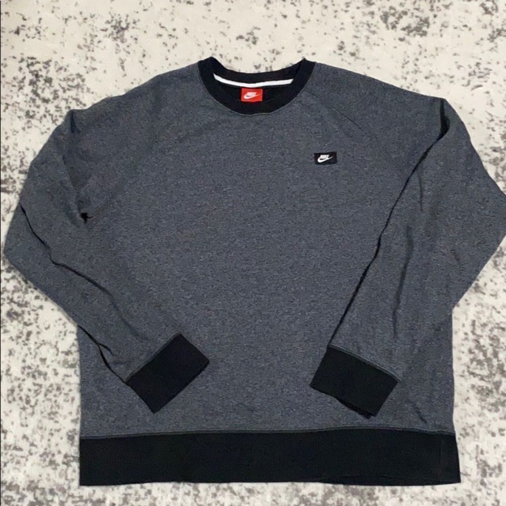 Nike classic cotton sweatshirt size L in EUC grey ,black with embroidered patch